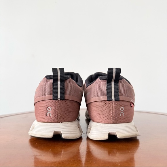 On Running Women’s Cloud 5 Waterproof Running Shoes | US 9.5 - Picture 4 of 6